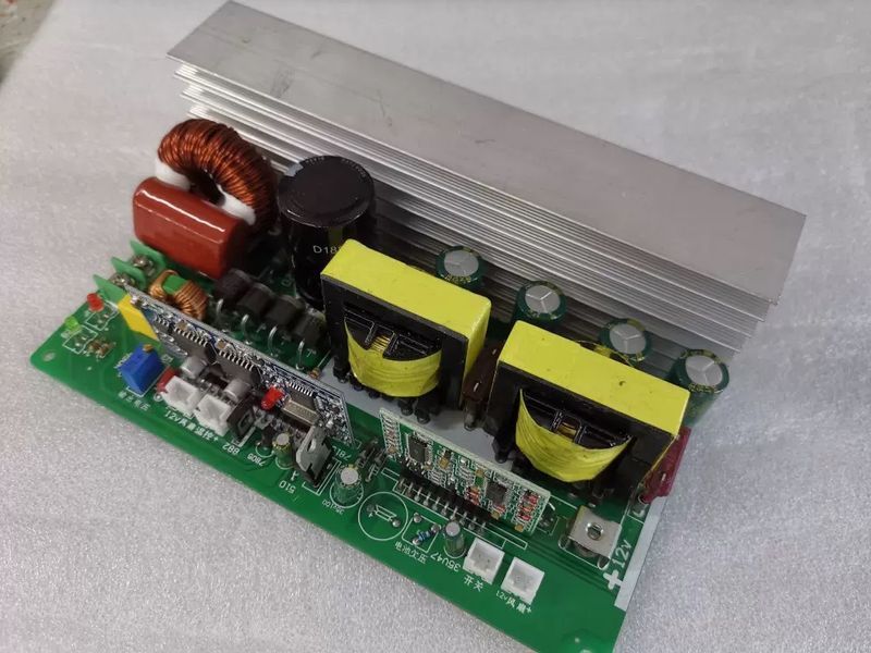 DIY Плата 750W (пікова 1000W) 12V/220V інвертор чистий синус