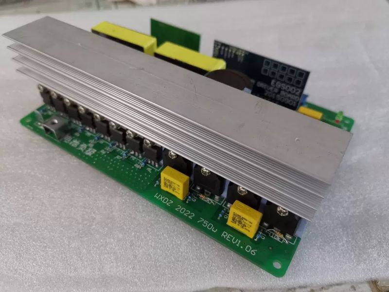 DIY Плата 750W (пікова 1000W) 12V/220V інвертор чистий синус